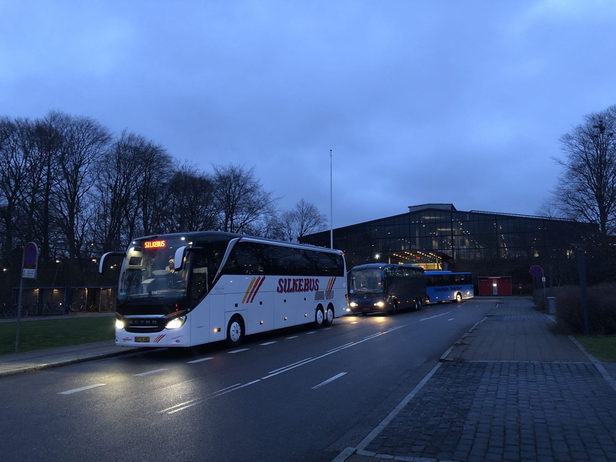 Buschauffør slog alarm: 37-årig fik bakgear og promille galt i halsen ved Fredericia Banegård