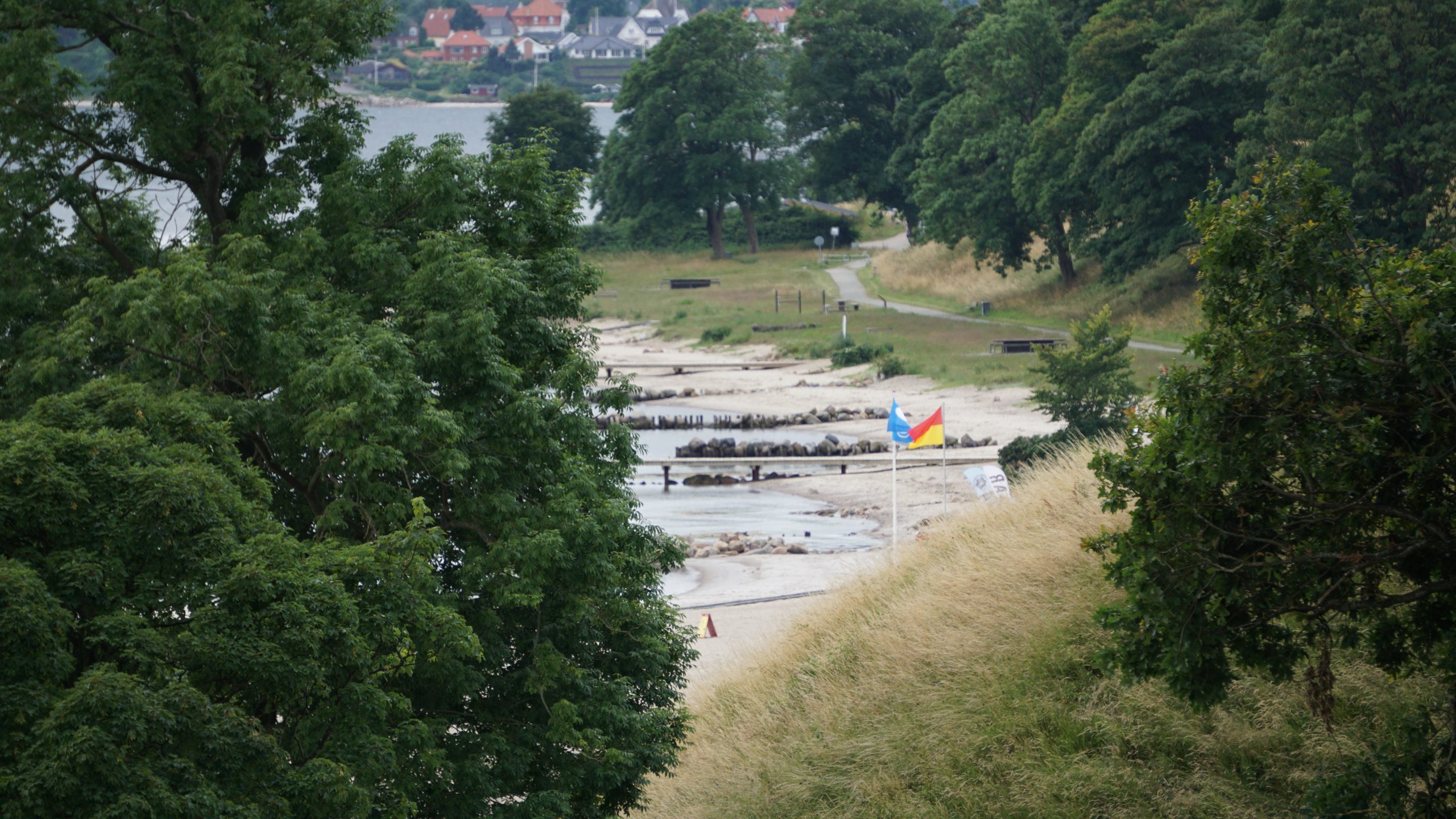 Pinsesolen drukner i regn og blæst