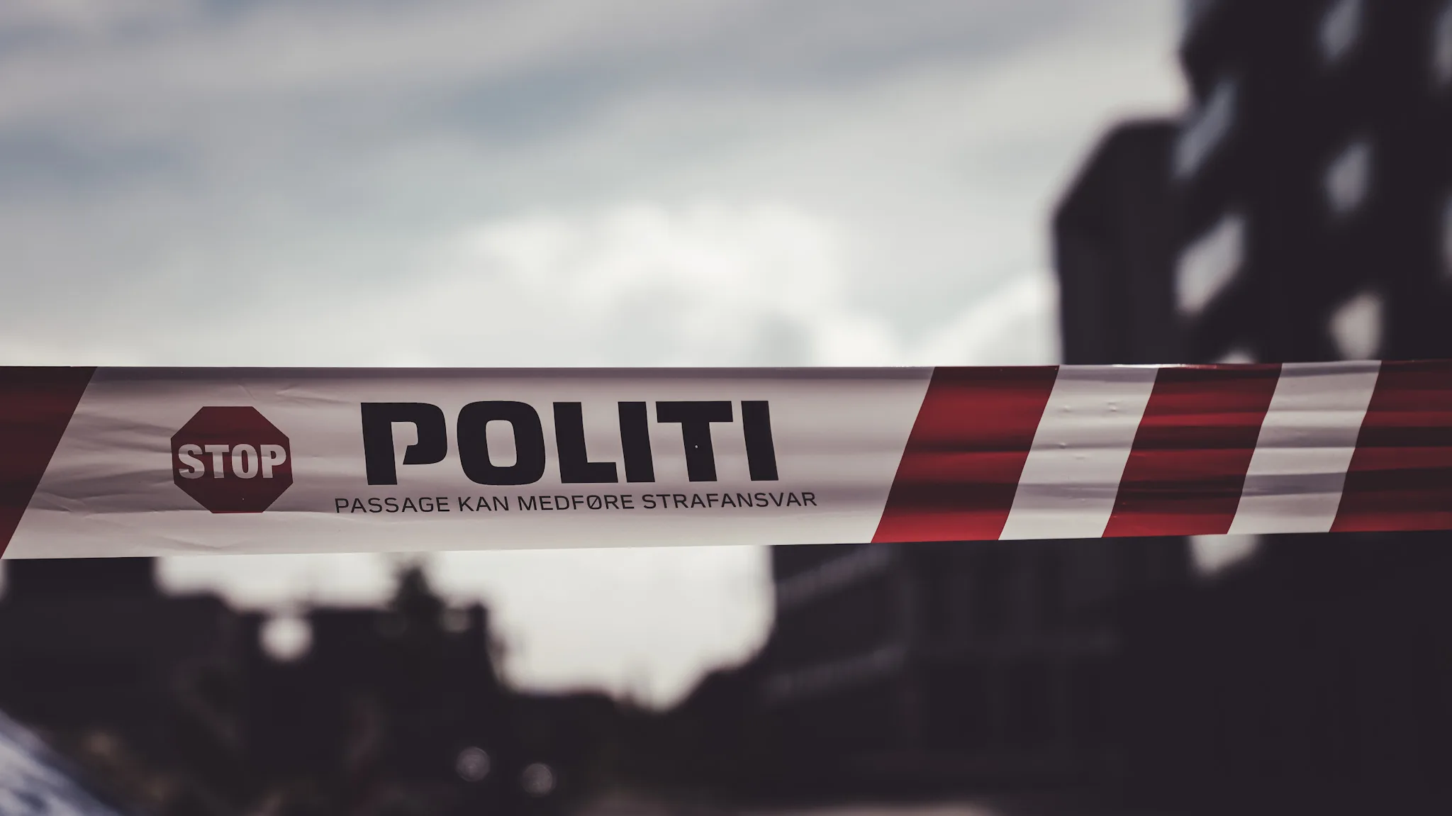 En person omkommet i alvorligt færdselsuheld på E20