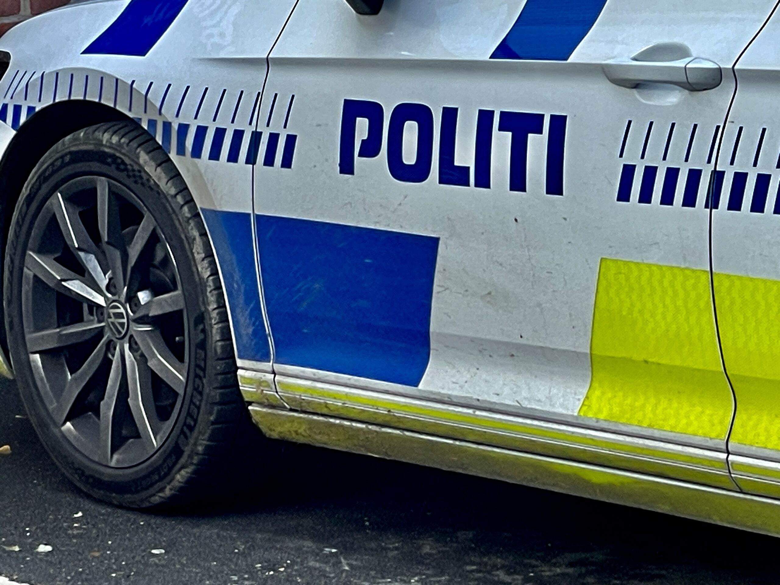 Sten gennem rude i Middelfart