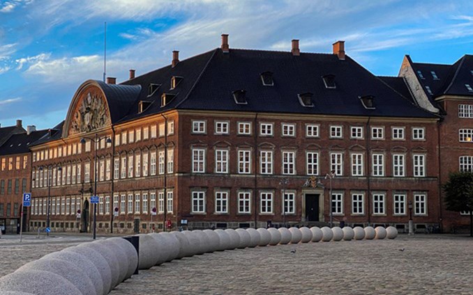 Regeringen vil rydde op i bøvl og papirnusseri for landets foreninger