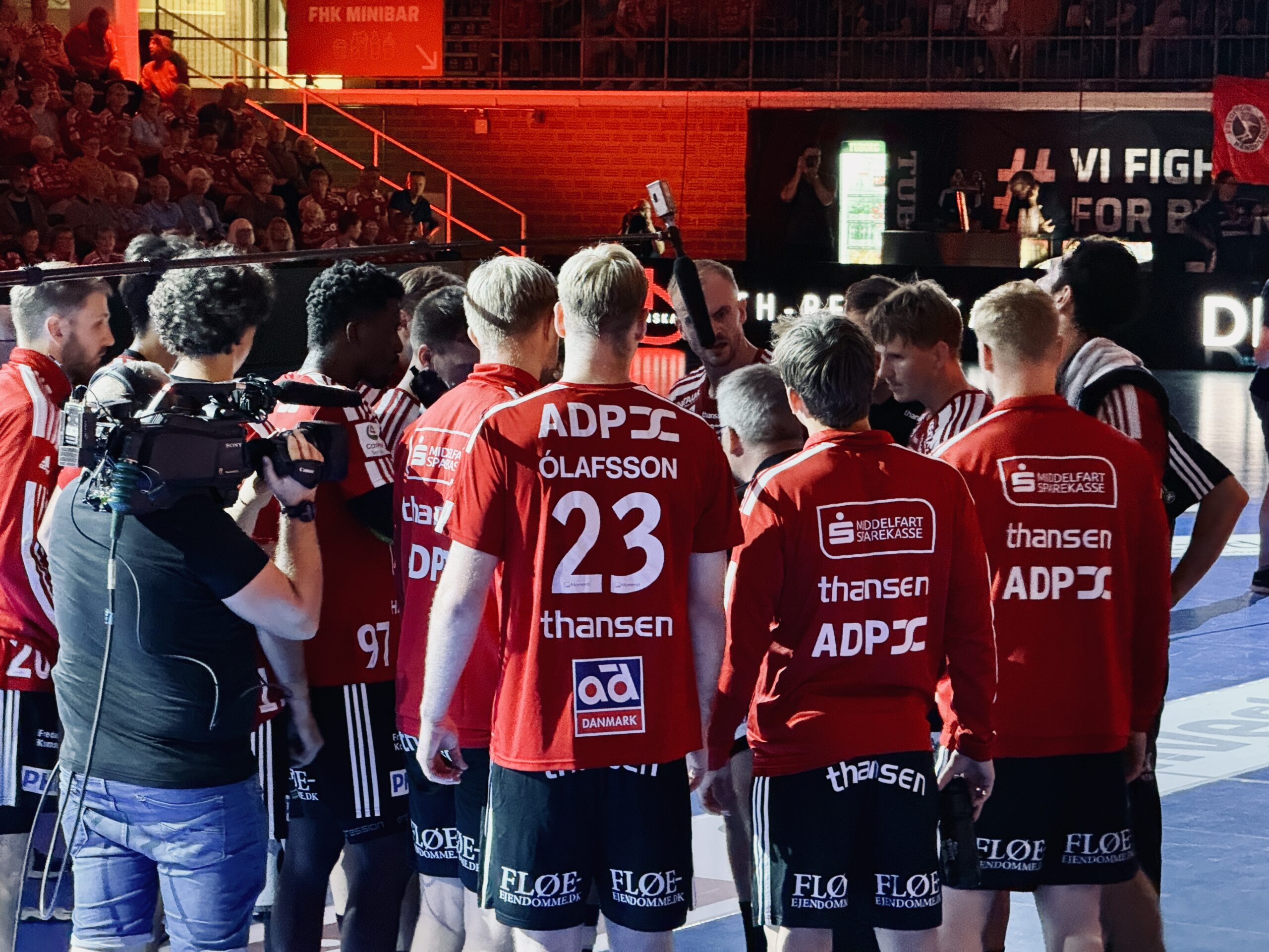 Norsk stregkæmpe skifter til FHK