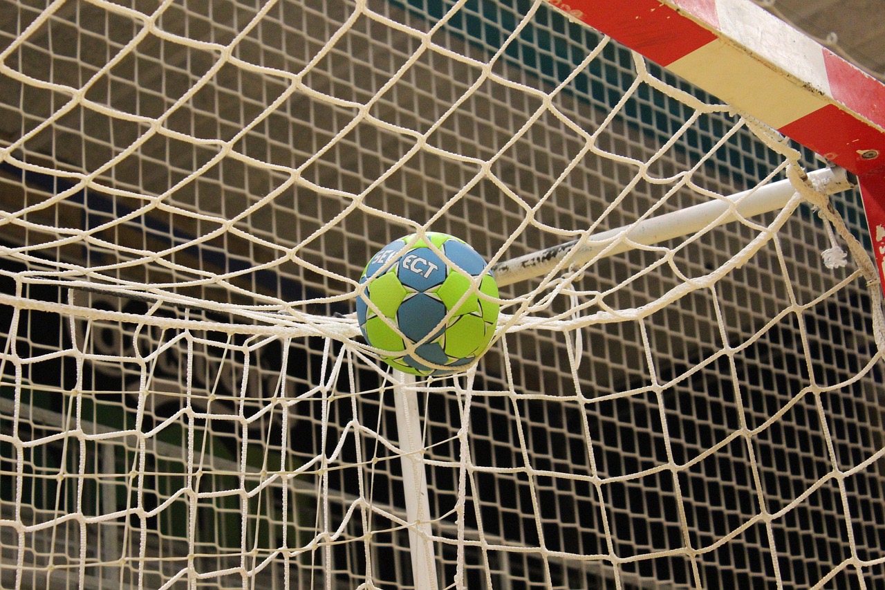 FHK-keeper skifter til lokalrivaler