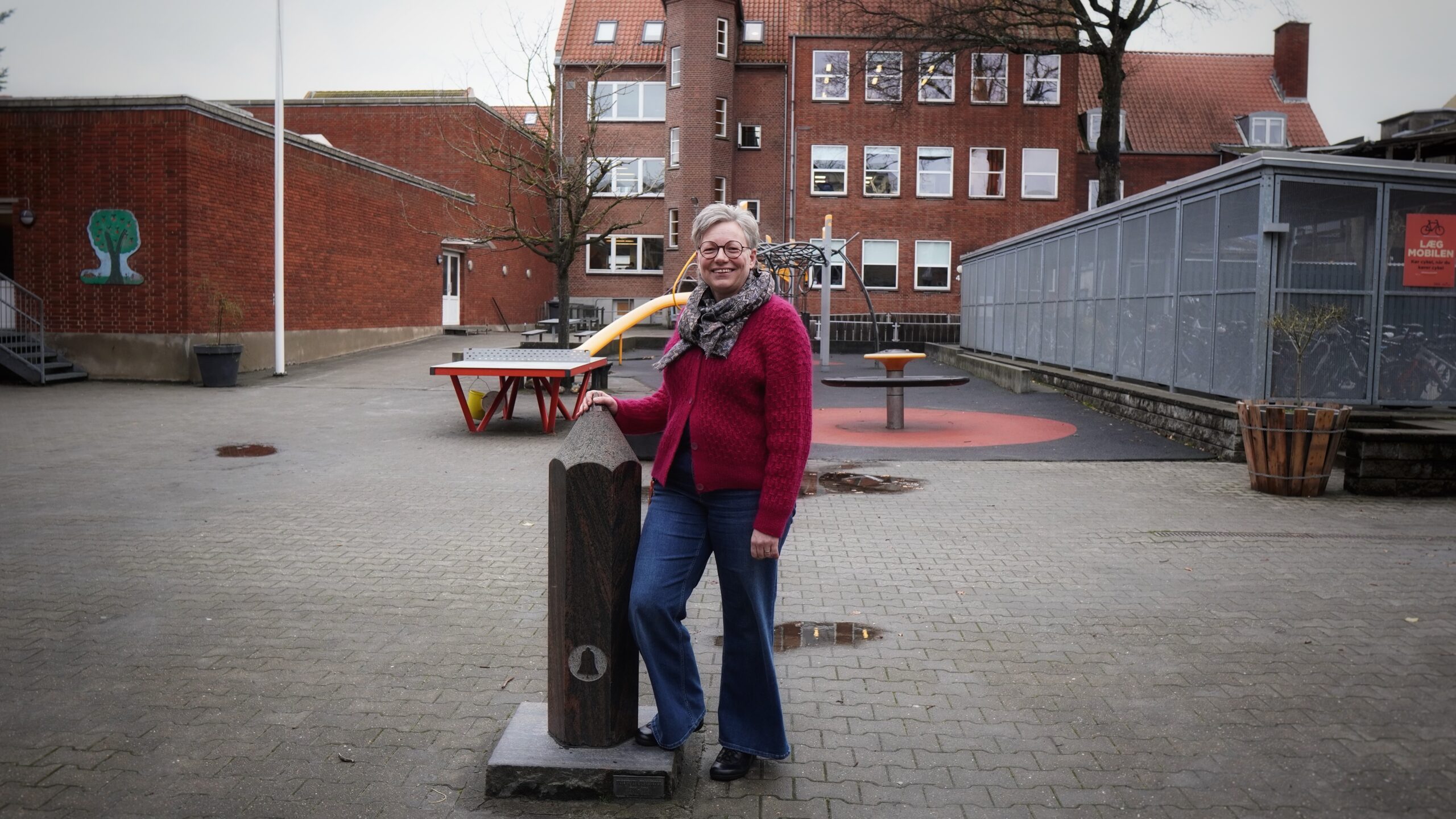 Morgensang, kagemænd og juleklip markerer skolelederens runde dag