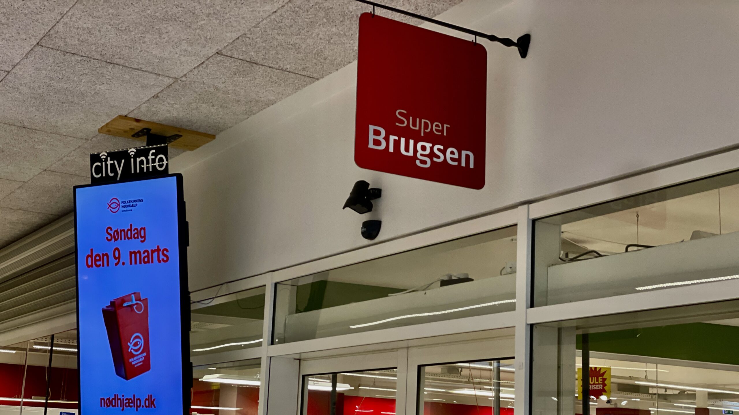 Butikstyveri i SuperBrugsen endte med politiudrykning