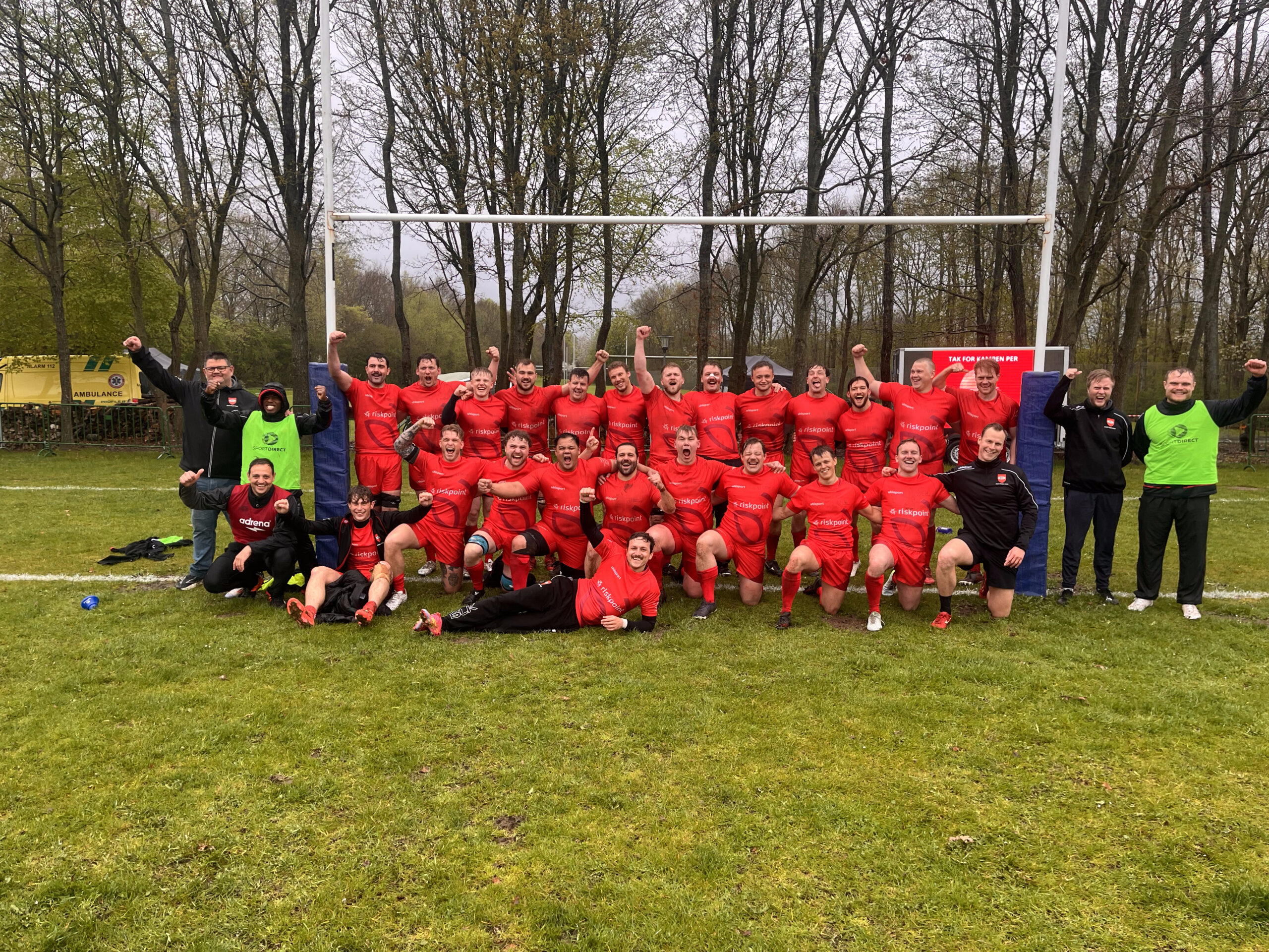 Danmark vinder tæt rugby-brag mod Letland i regnvejret