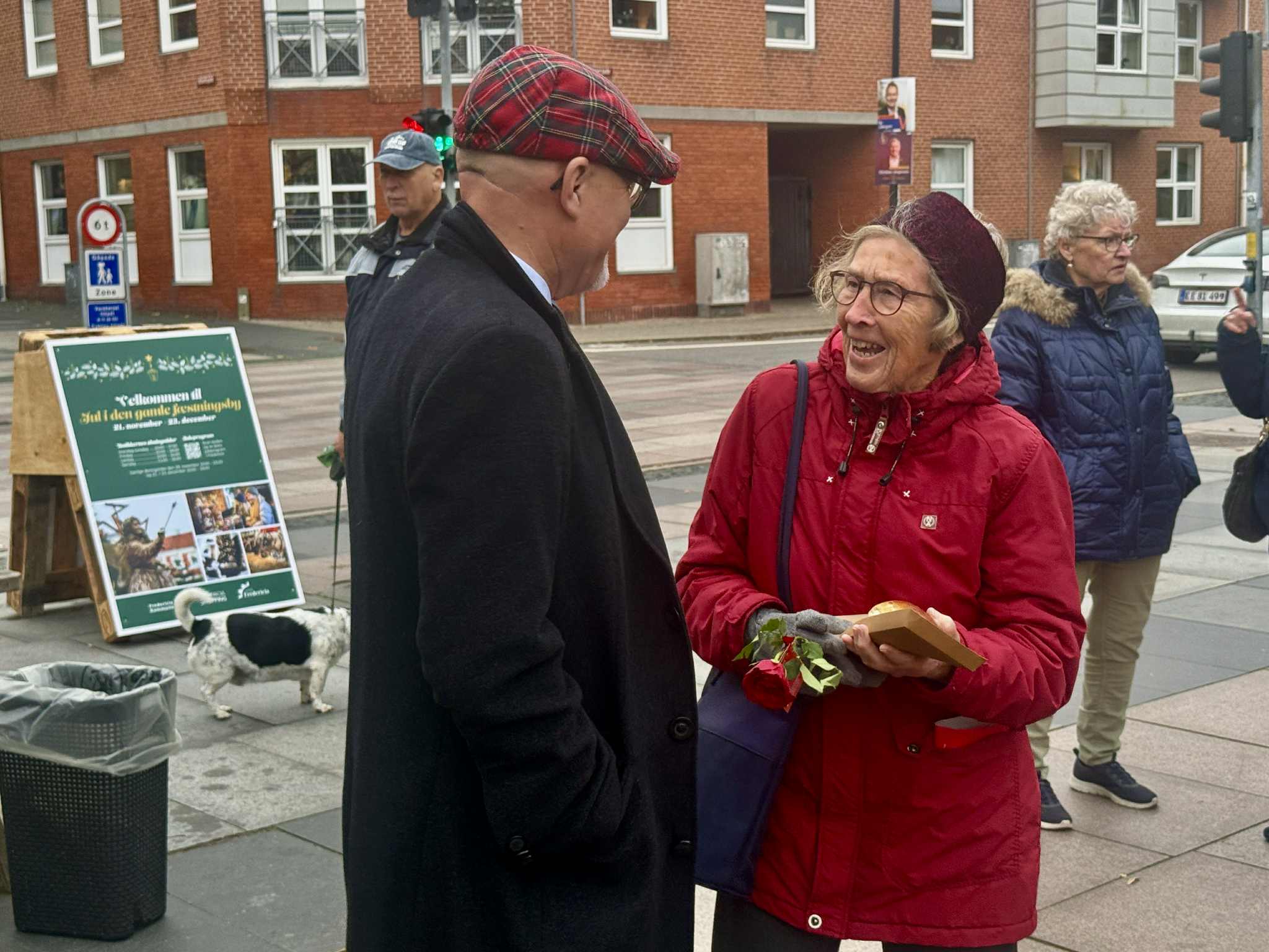 Socialdemokratiet møder byen: Gratis pølser og åbne samtaler