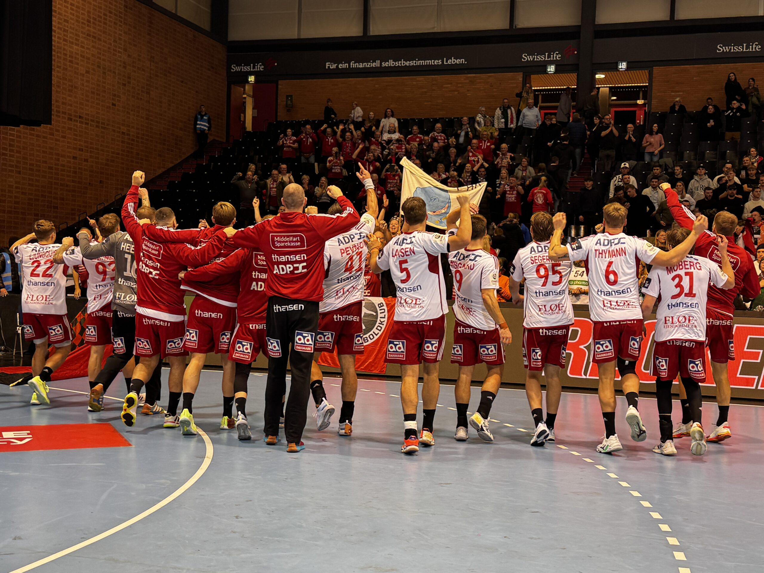 Live: FHK i tidlig nøglekamp i ligaen
