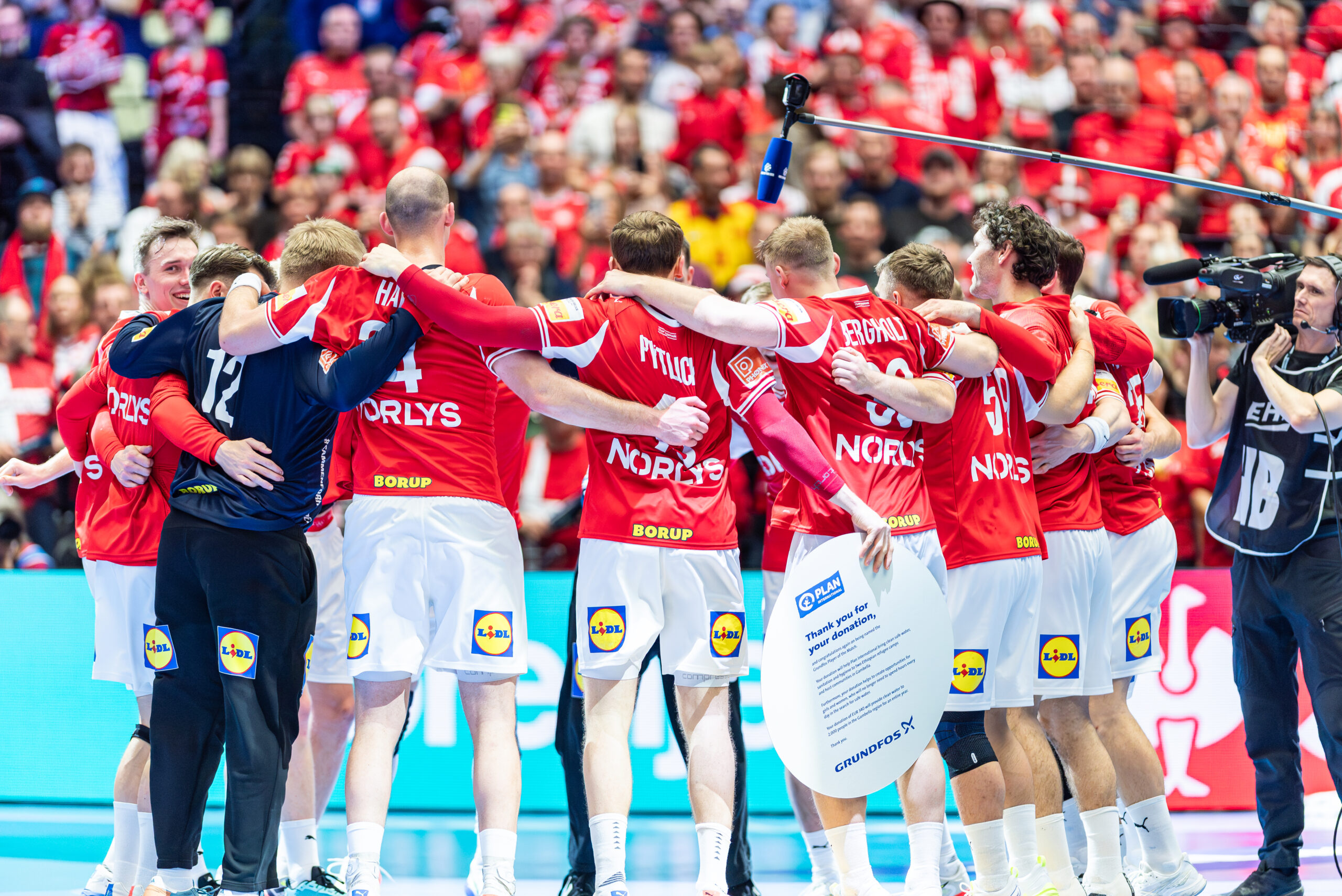 Live: Danmark under pres inden brag mod Frankrig