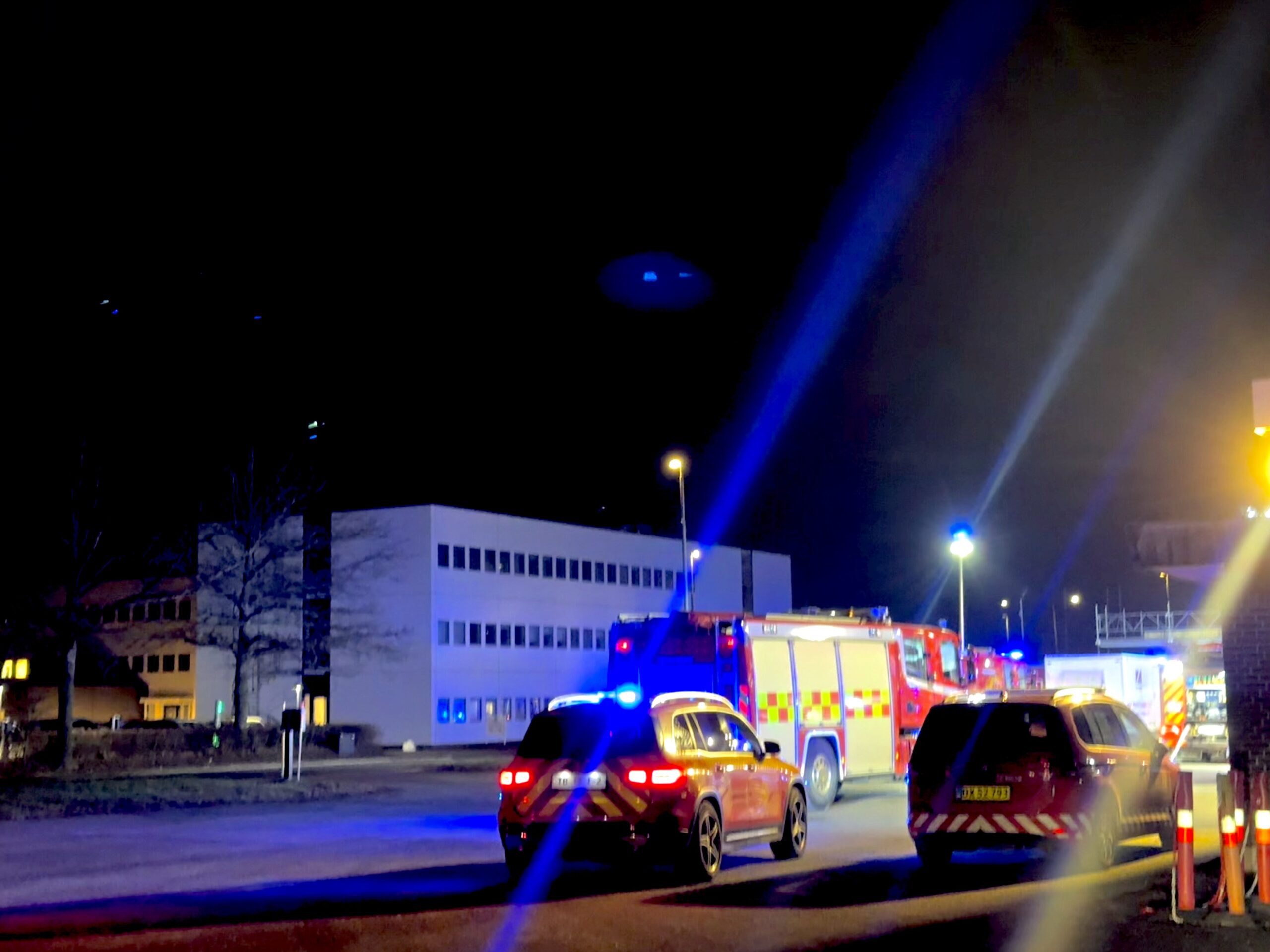 Brand i industribygning på Vejlevej i Fredericia – stort beredskab på stedet