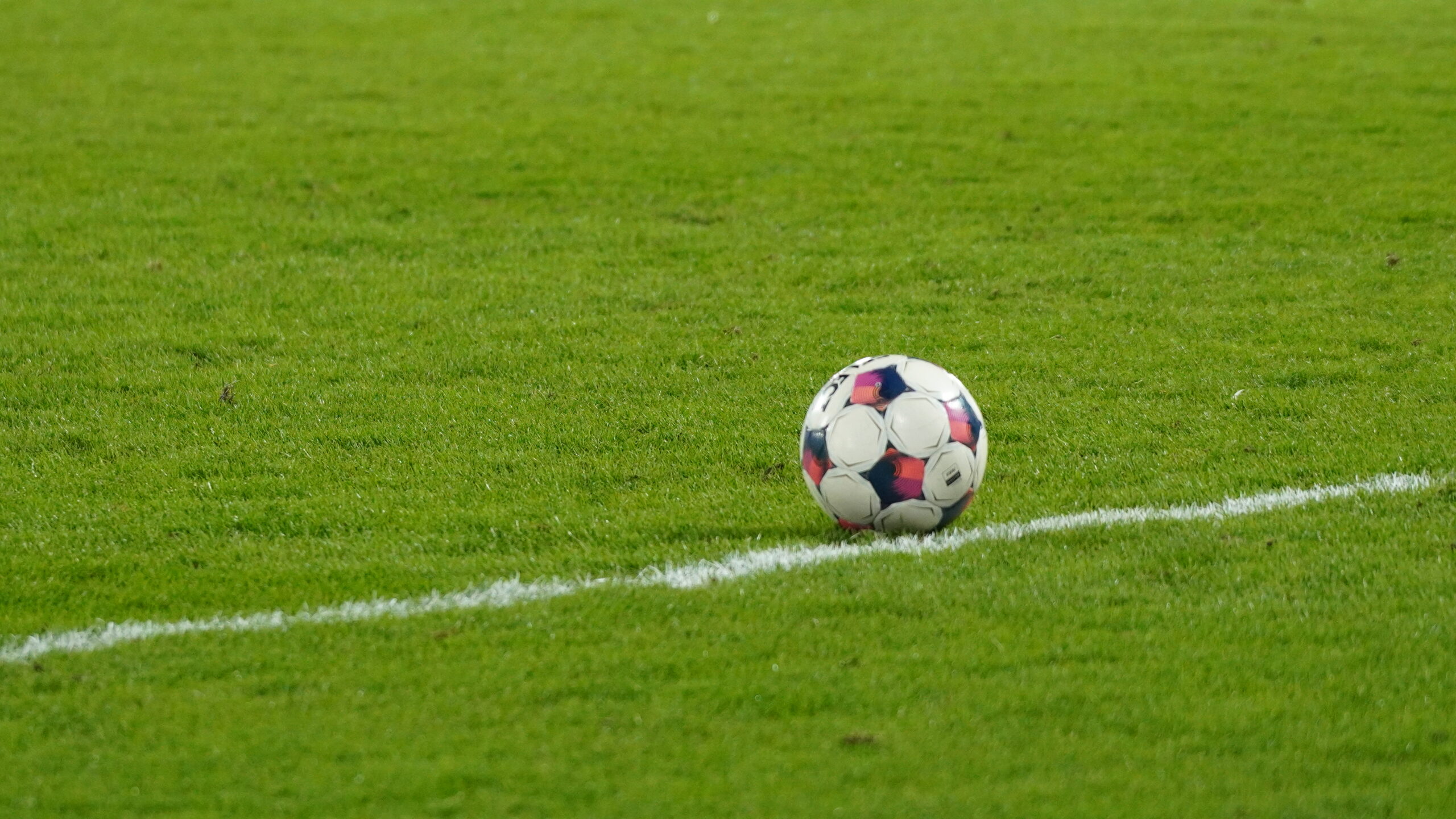 Grønt lys fra byrådet: FC Fredericia kan bygge træningsbaner på Dronningepladsen