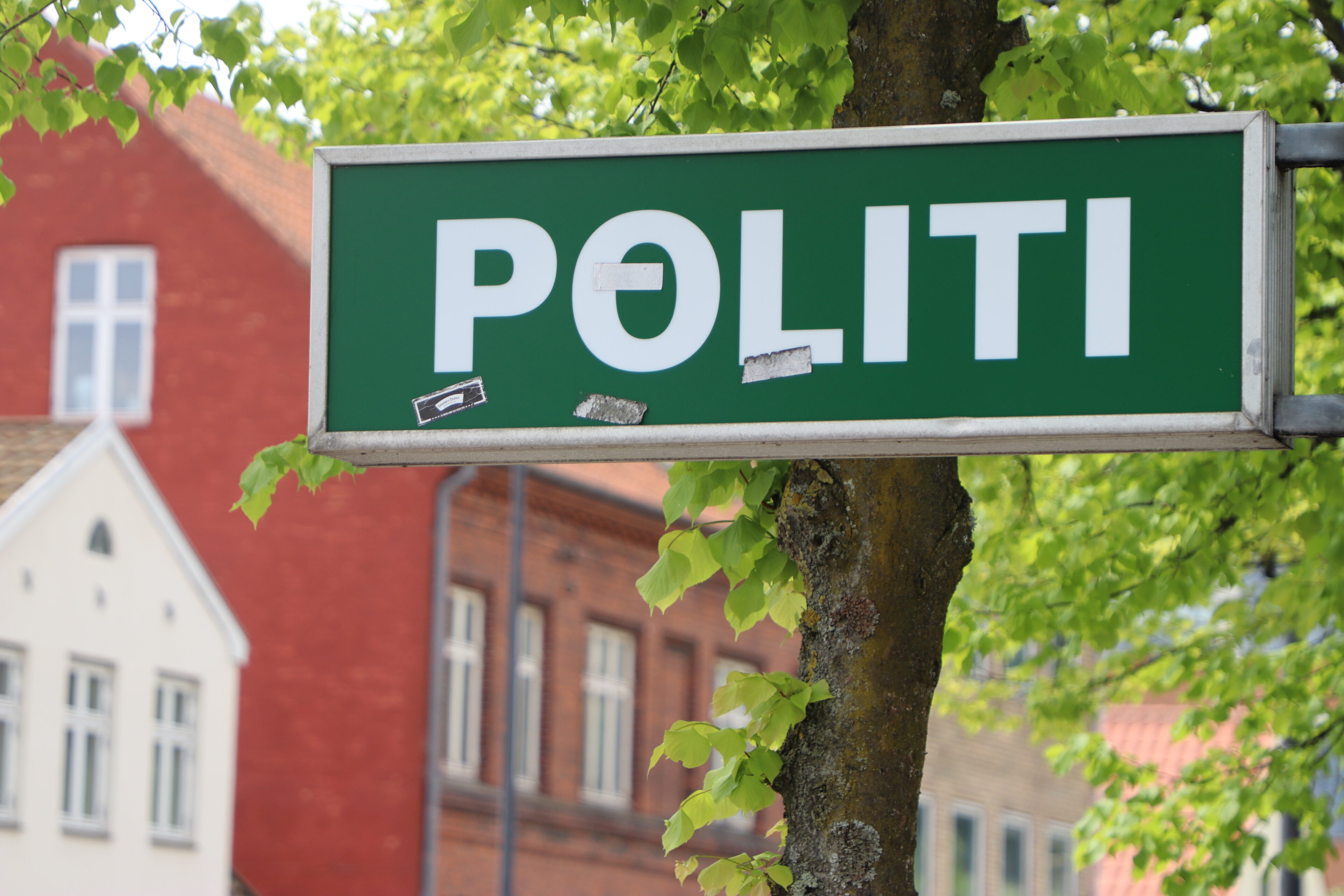 Politiet om stormen i Trekantområdet: Kør efter forholdene og hjælp naboen