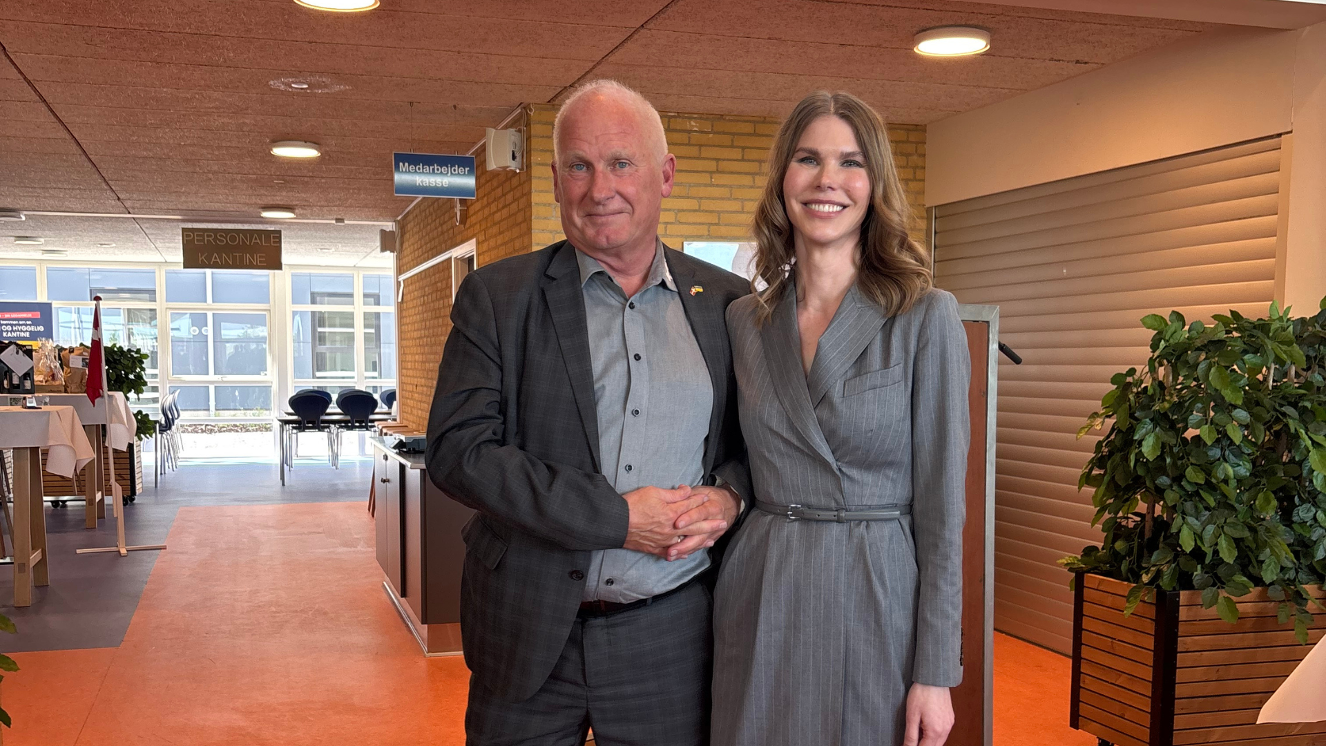 Et pengetræ, en flaske rom og 34 års arbejde: EUC Lillebælt sagde farvel til Lars Middelboe